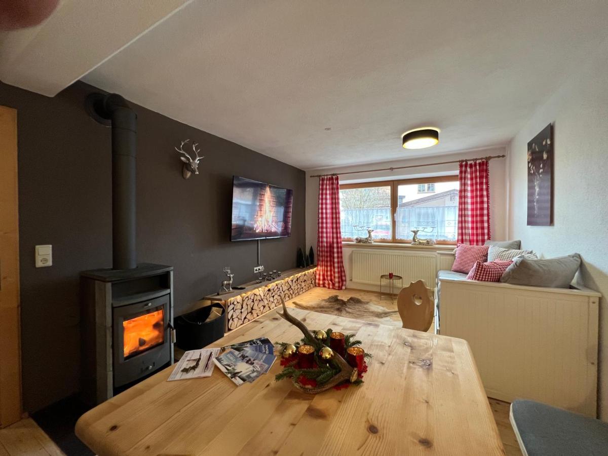 Ferienwohnung Steinbock Terrasse, Gartensauna, Garten, Grillplatz ชตุมม์ ภายนอก รูปภาพ