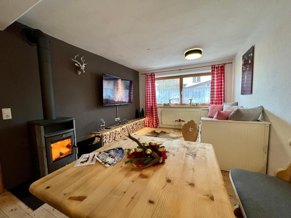 Ferienwohnung Steinbock Terrasse, Gartensauna, Garten, Grillplatz ชตุมม์ ภายนอก รูปภาพ