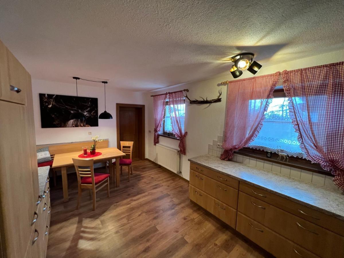 Ferienwohnung Steinbock Terrasse, Gartensauna, Garten, Grillplatz ชตุมม์ ภายนอก รูปภาพ