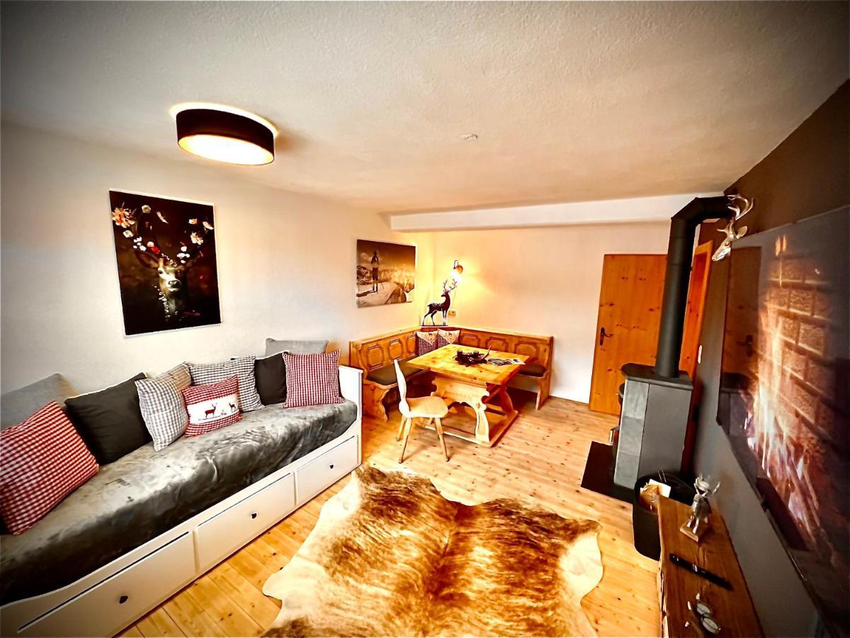 Ferienwohnung Steinbock Terrasse, Gartensauna, Garten, Grillplatz ชตุมม์ ภายนอก รูปภาพ