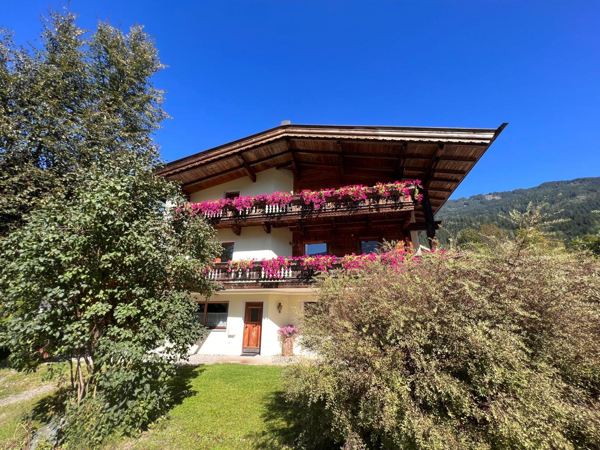 Ferienwohnung Steinbock Terrasse, Gartensauna, Garten, Grillplatz ชตุมม์ ภายนอก รูปภาพ
