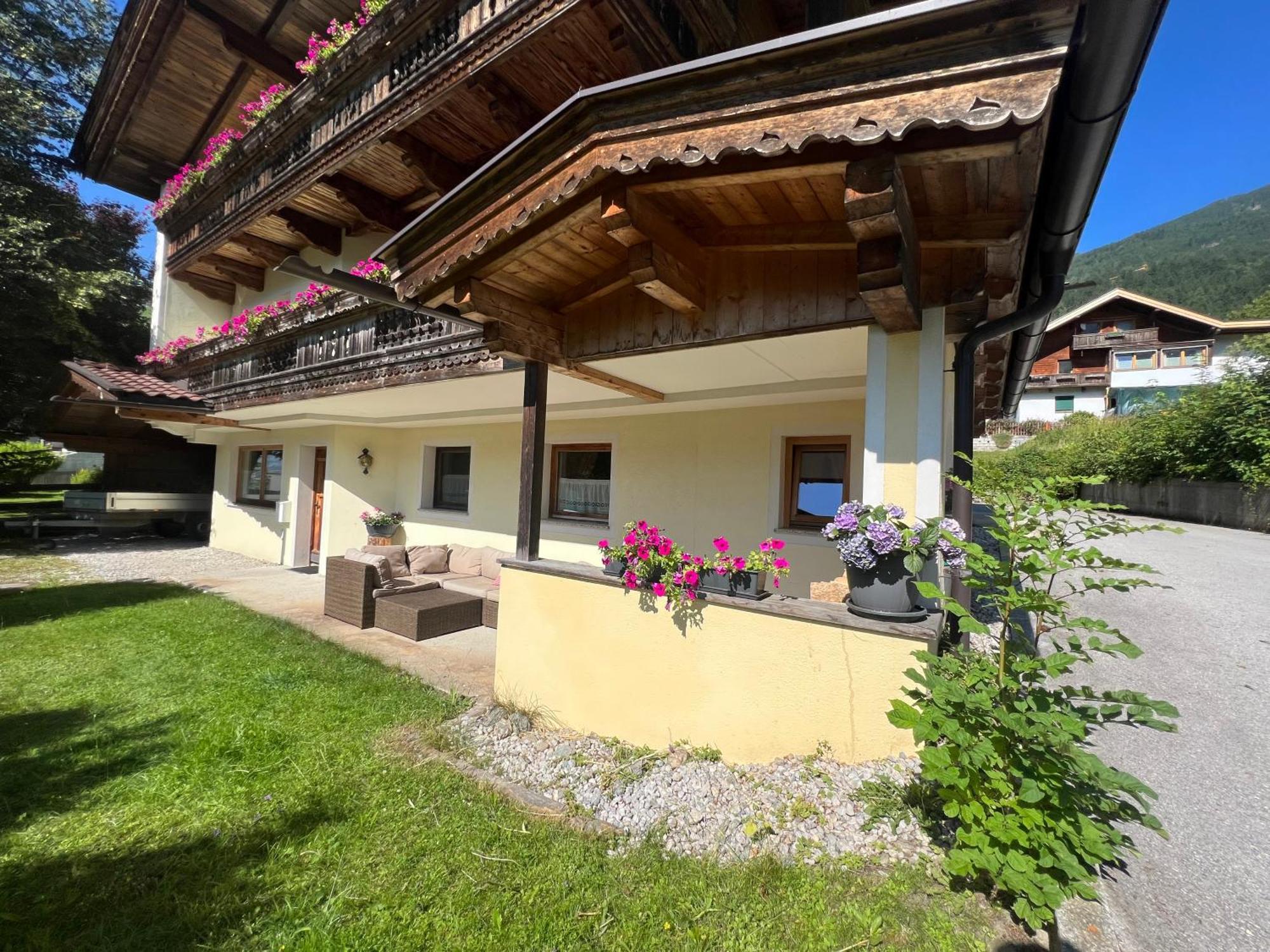 Ferienwohnung Steinbock Terrasse, Gartensauna, Garten, Grillplatz ชตุมม์ ภายนอก รูปภาพ